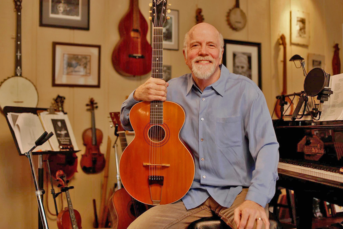 Photo of John McCutcheon