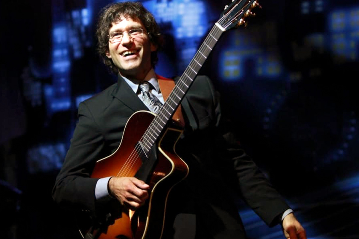 Photo of Frank Vignola