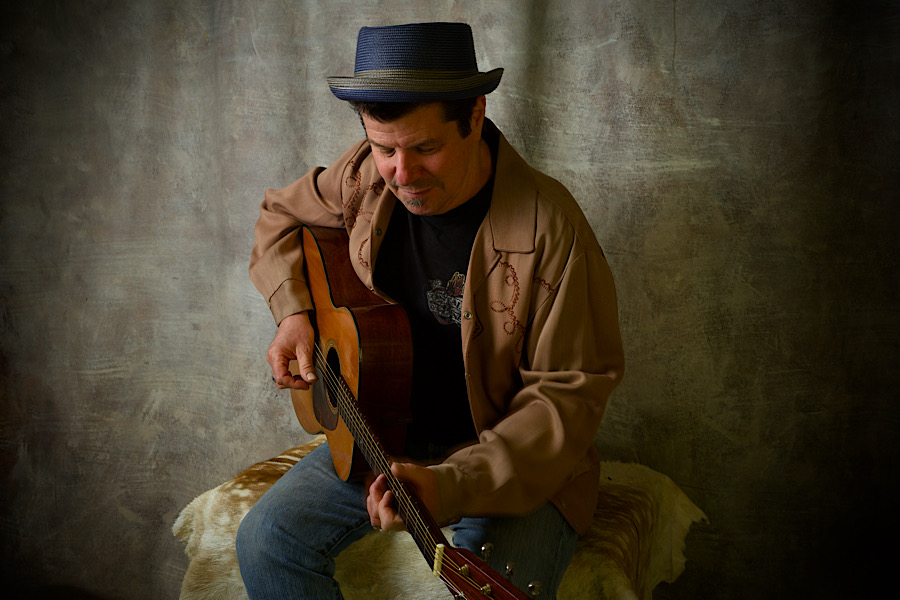 Photo of Jono Manson